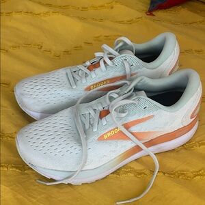 Brooks Women's Running Shoes - White with Peach Accents